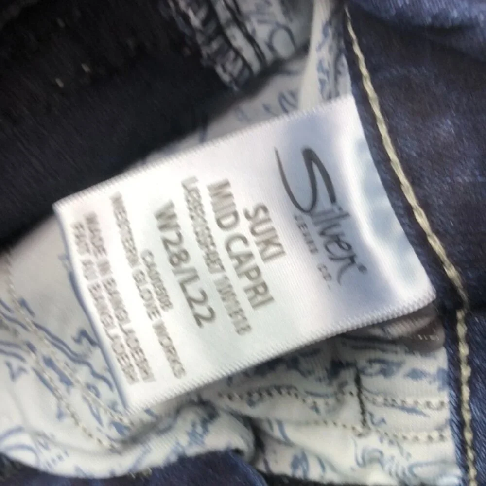 SILVER JEANS SUKI MID CAPRIS 28x22⭐️